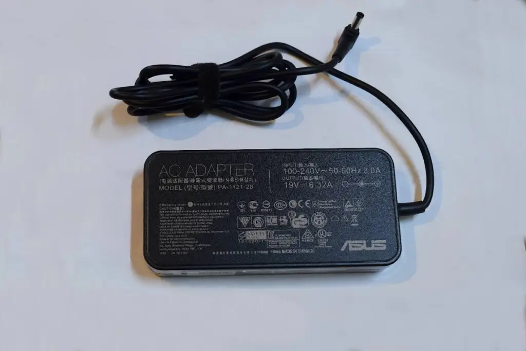 מטען למחשב נייד 2024